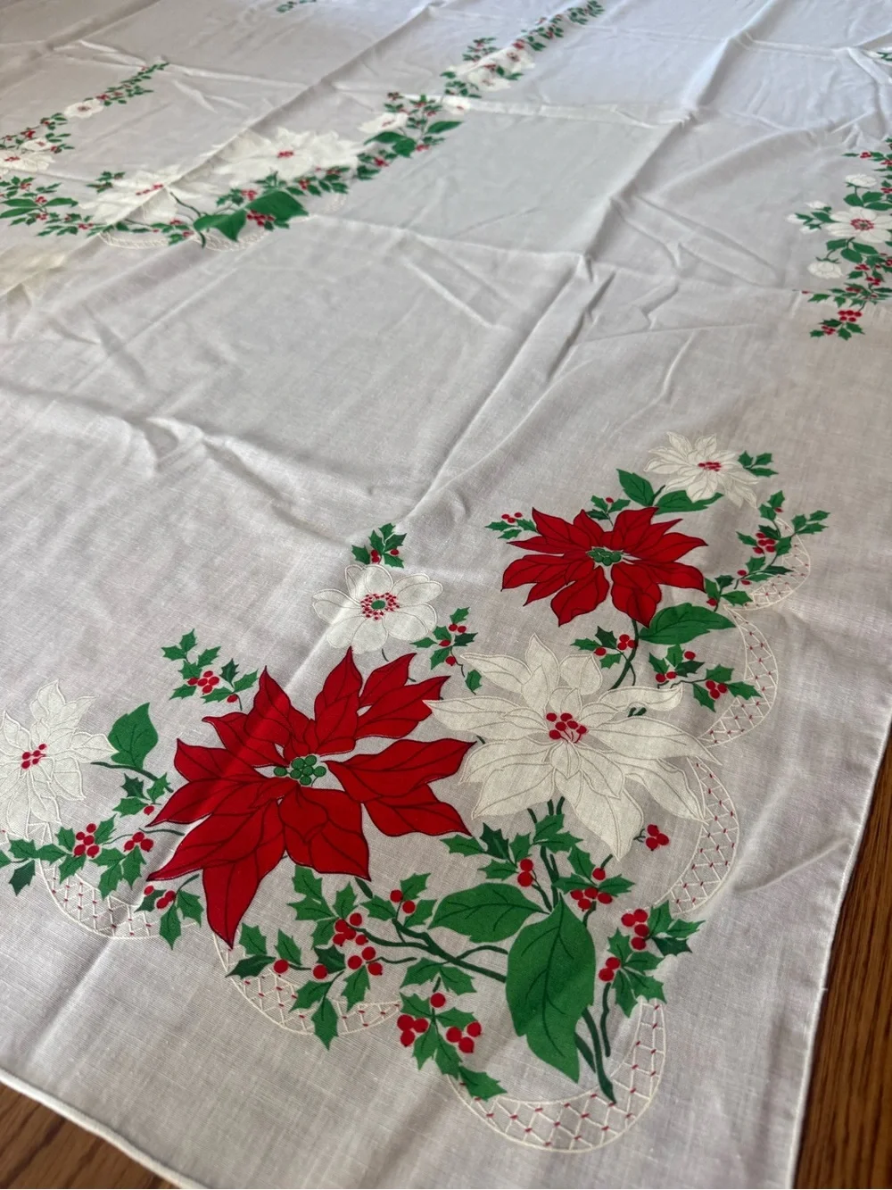 Vintage Poinsettia Holiday Tablecloth - Red, White & Green